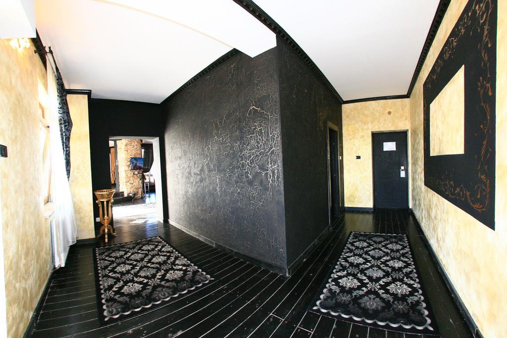 Castelul Lupilor Hotell Chimindia Rum bild
